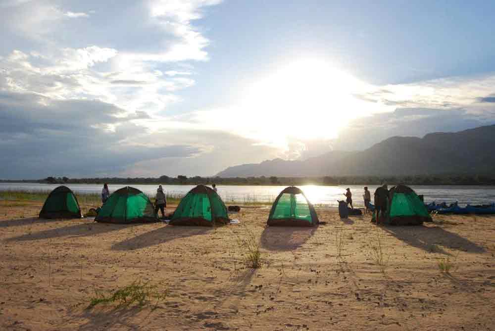 Kano Safari Lower Zambezi Zimbabwe - Zimba Safaris